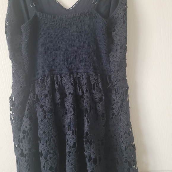 Lace mini dress - Picture 2 of 3
